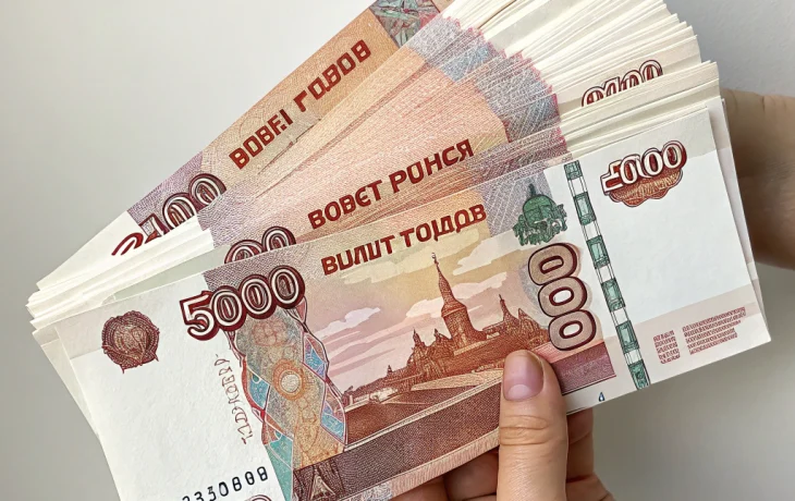 Пенсионерам предлагают вакансии с зарплатой выше 100 000 рублей