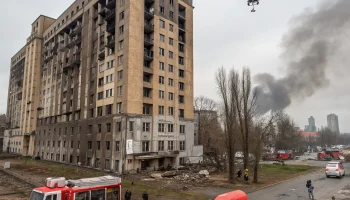 Дрон атаковал здание в &laquo;Грозный-Сити&raquo;, разрушения быстро устраняют